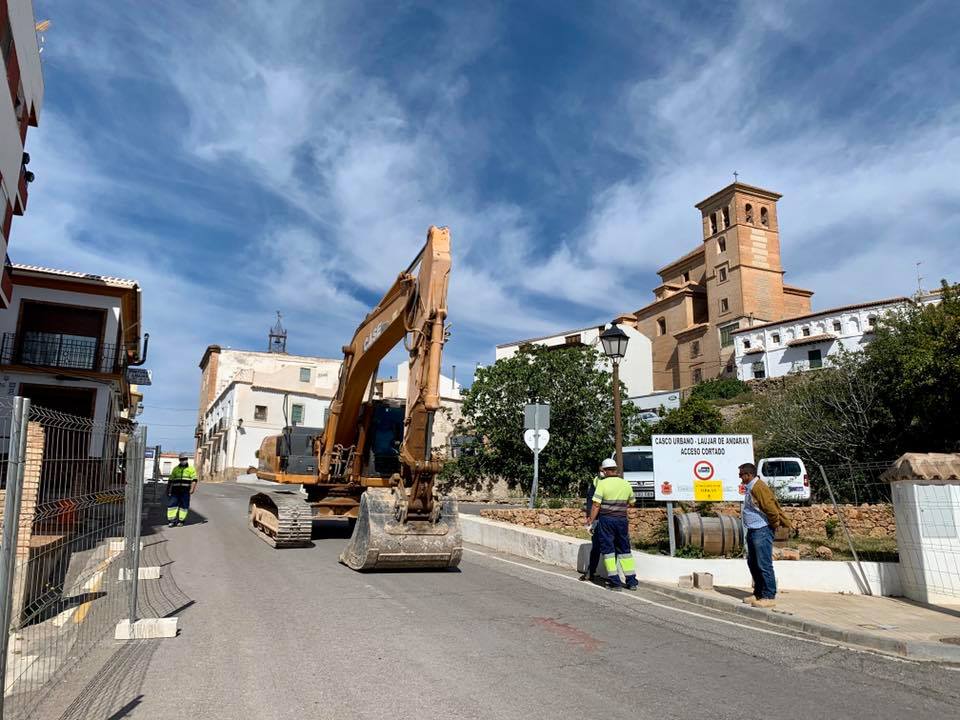 Remodelación de la Carretera y la Plaza Mayor. Haga click aquí para acceder a la galería de imágenes.